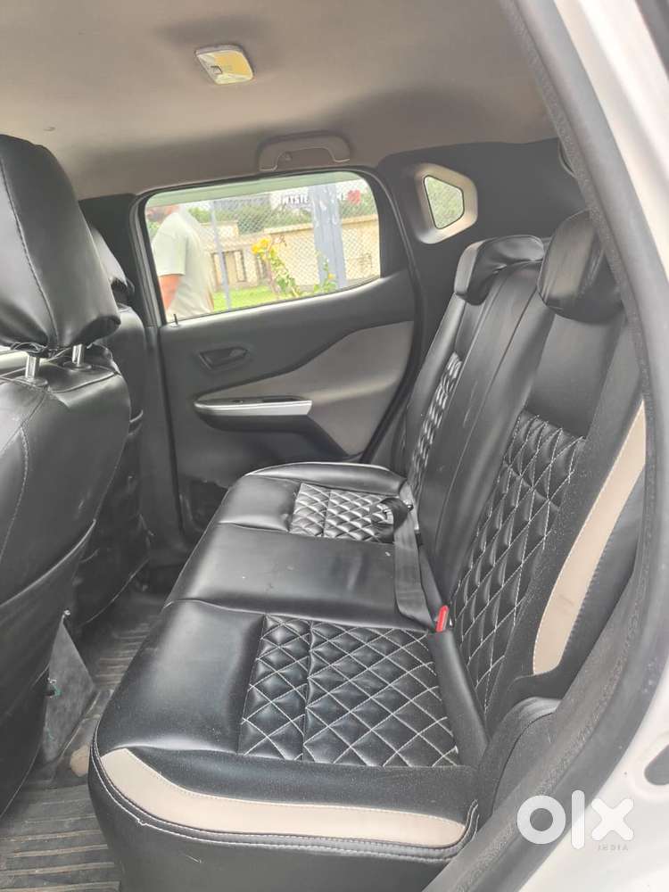 Nissan Magnite 1.0 Xv Premium, 2022, Petrol