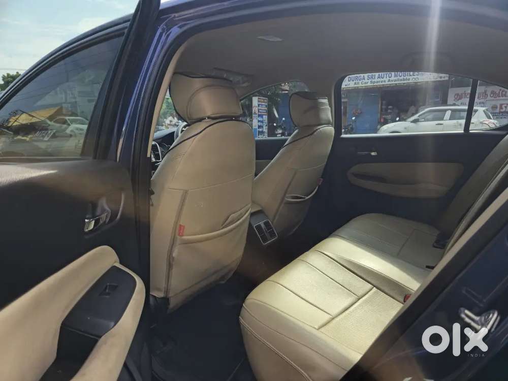Honda City 1.5 V 2023