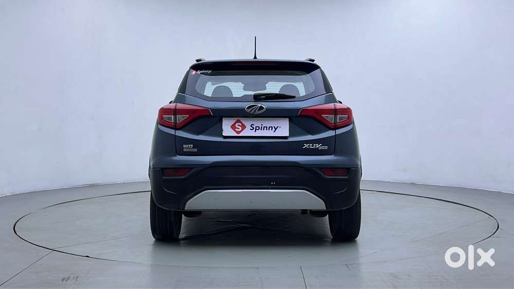 Mahindra Xuv300 1.2 W8 (o) Amt Petrol, 2021, Petrol