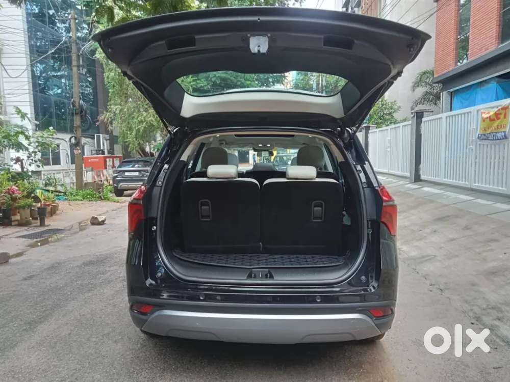 Mahindra Xuv700 2.2 Ax 7 Diesel Mt Luxury Pack Str, 2025, Diesel