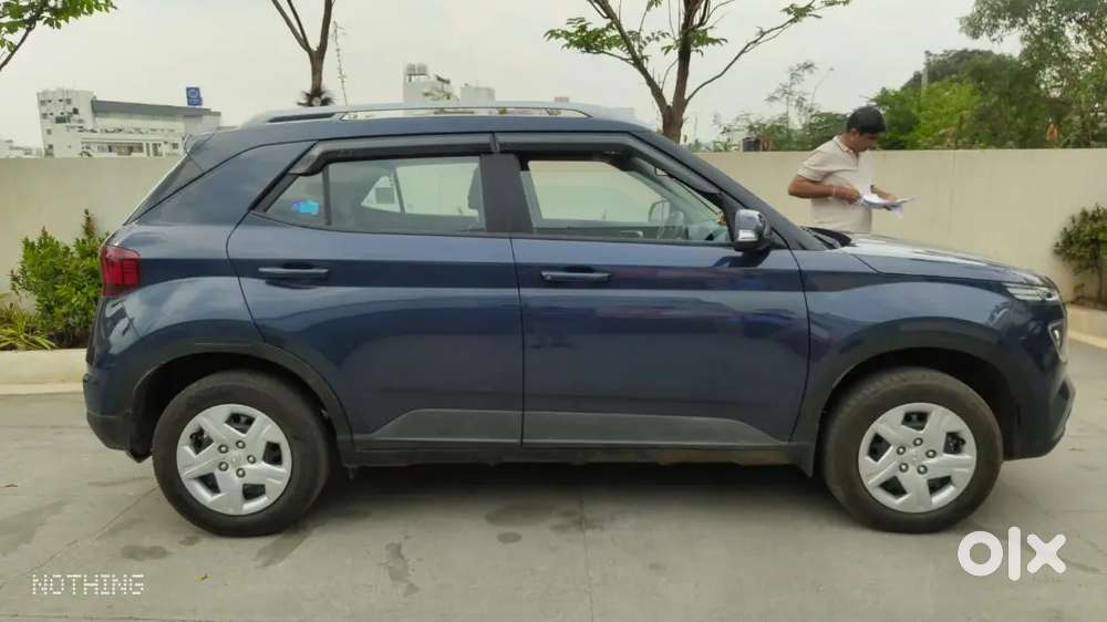 Hyundai Venue 2022 Splus Petrol 7700 Km Driven