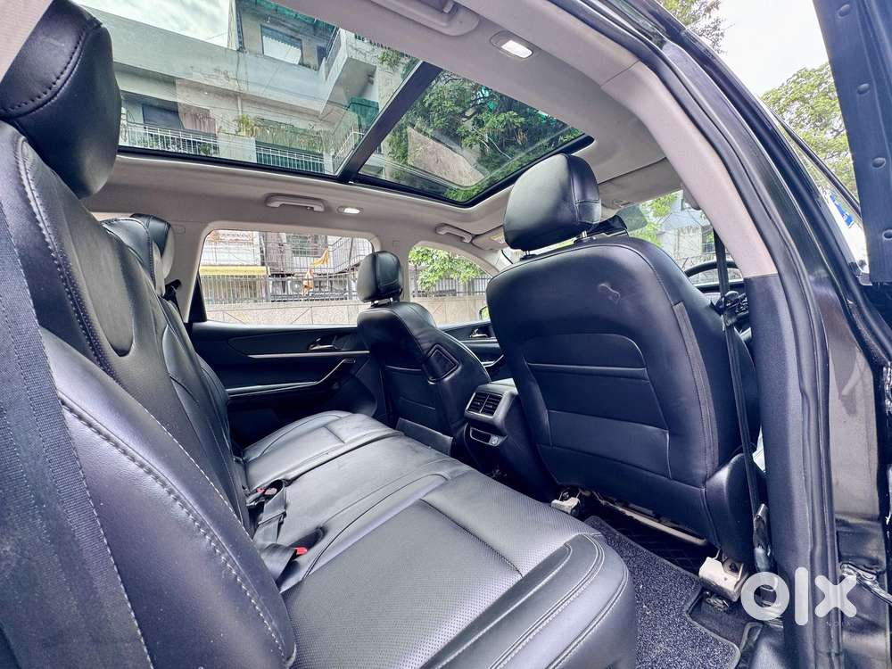 Mahindra Xuv700 2.2 Ax 7 Diesel At Str, 2025, Diesel