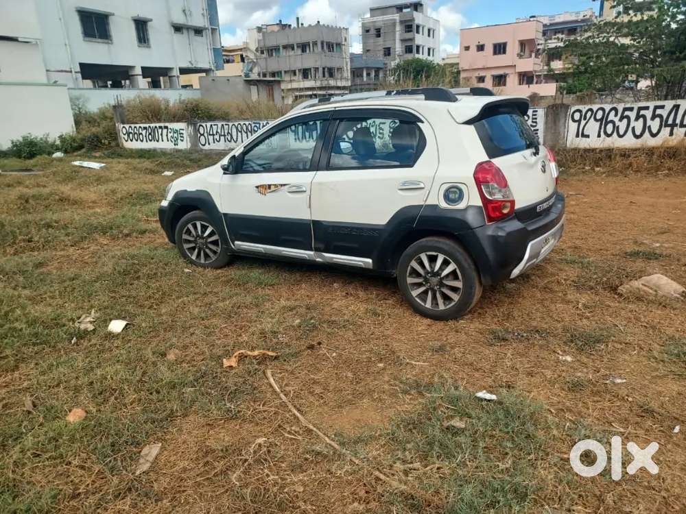 Toyota Etios Cross 2015