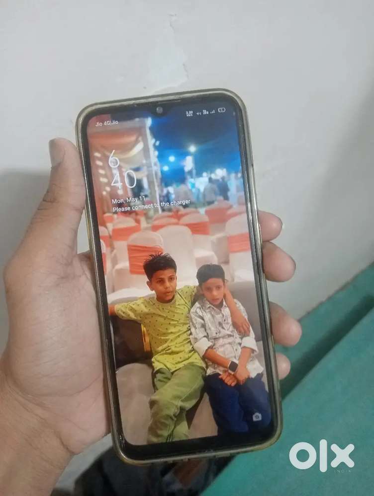 Phone A one condition me hai chaiye too number send kren 4/64