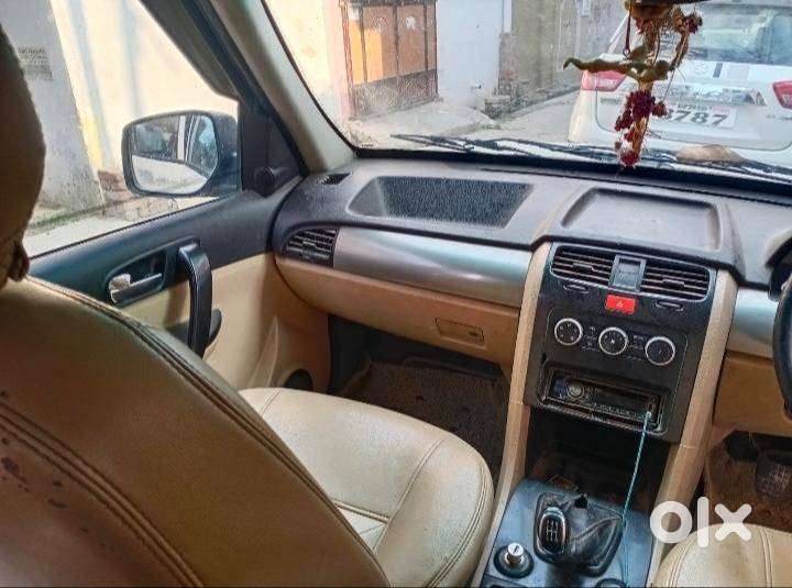 Tata Safari Storme 2013