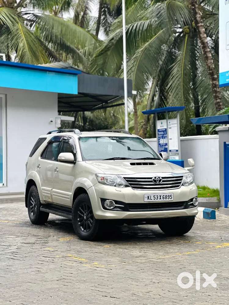 Toyota Fortuner 2015 Diesel Manual  Genuine Km  Excellent Condition