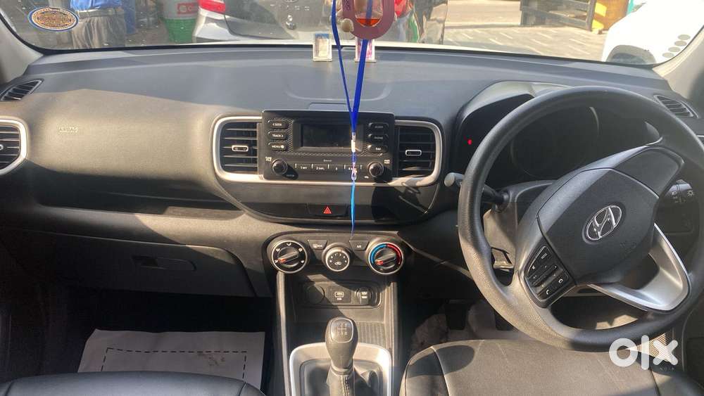 Hyundai Venue S Diesel, 2021, Petrol