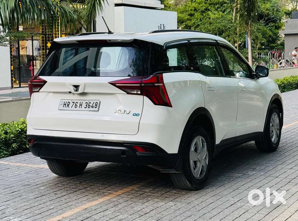 Mahindra Xuv700 2.2 Mx Diesel Mt 5 Str, 2023, Diesel