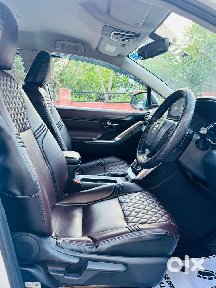 Toyota Innova Hycross 2.0 Vx (o) Hybrid 7 Str, 2023, Petrol