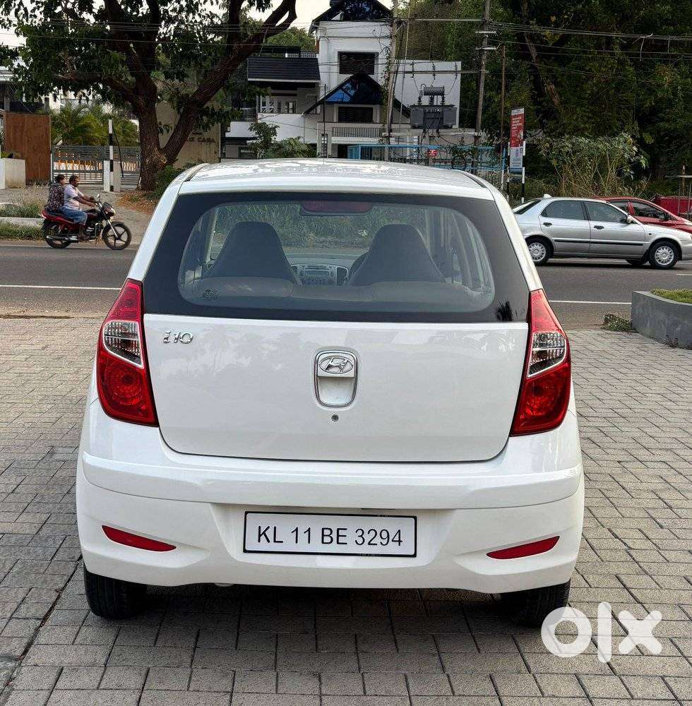 Hyundai I10 Sportz, 2016, Petrol