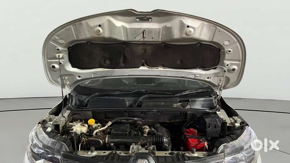 Renault Triber 1.0 Rxe, 2023, Petrol