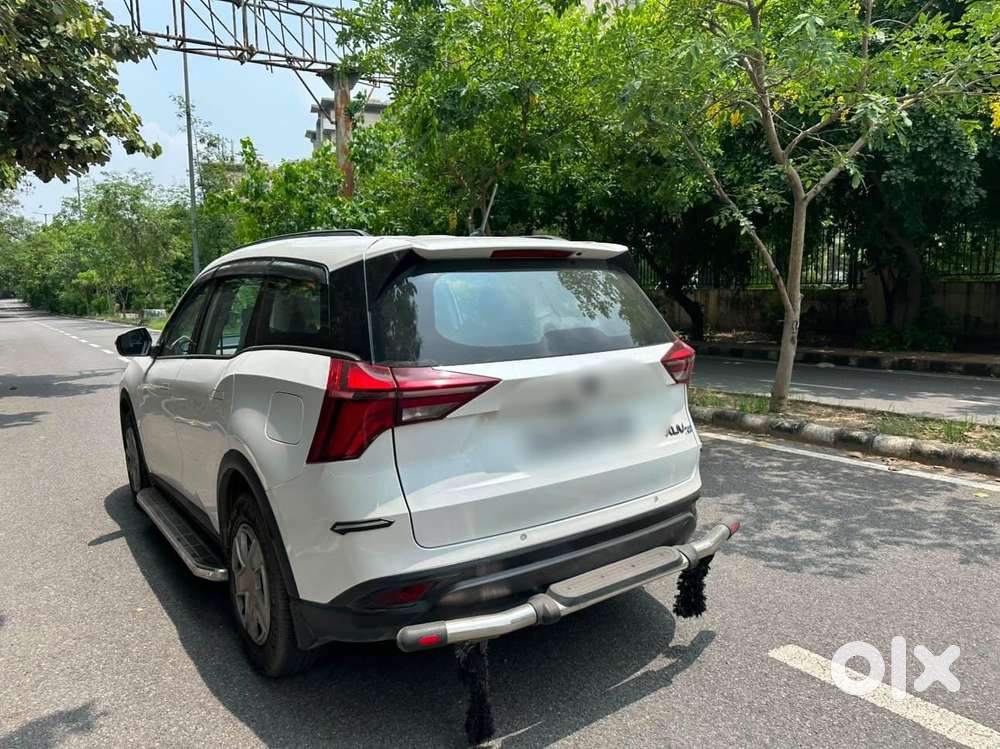 Mahindra Xuv700 2.0 Mx Petrol Mt 5 Str, 2022, Petrol