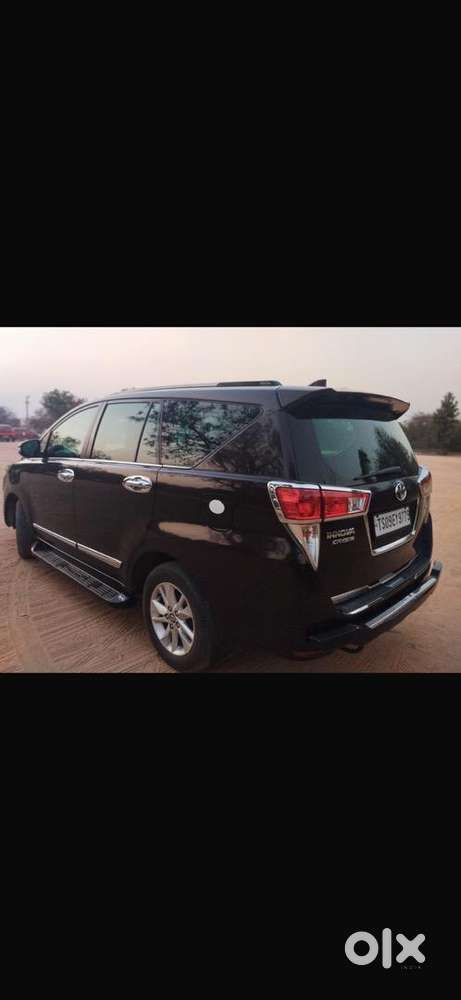 Toyota Innova Crysta 2017 Diesel Well Maintained