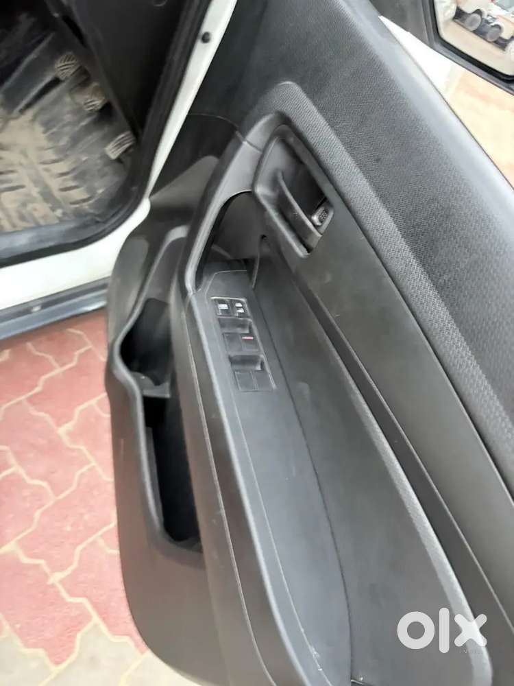 Maruti Suzuki Brezza Vxi 2021