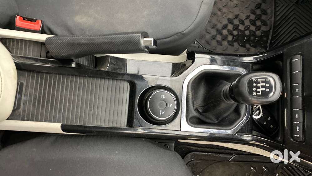 Tata Nexon 1.2 Revotron Xz Plus Premium, 2022, Petrol