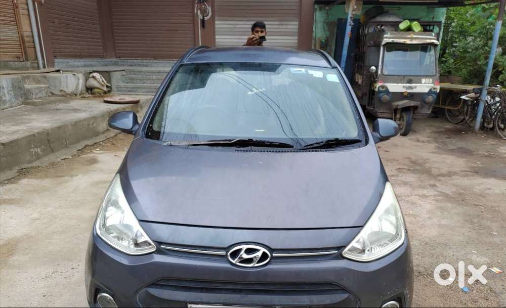 Hyundai Grand I10 Sportz, Dec 2016 Model, New Tyres, Full Insurancee