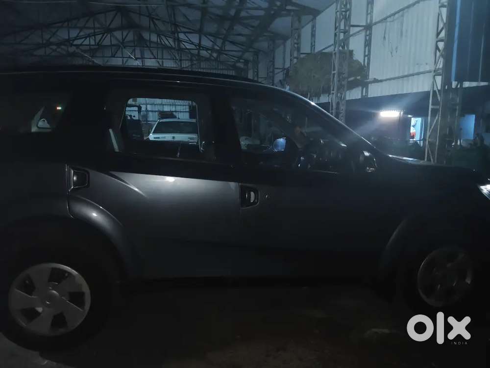 Mahindra Xuv500 2wd 2015