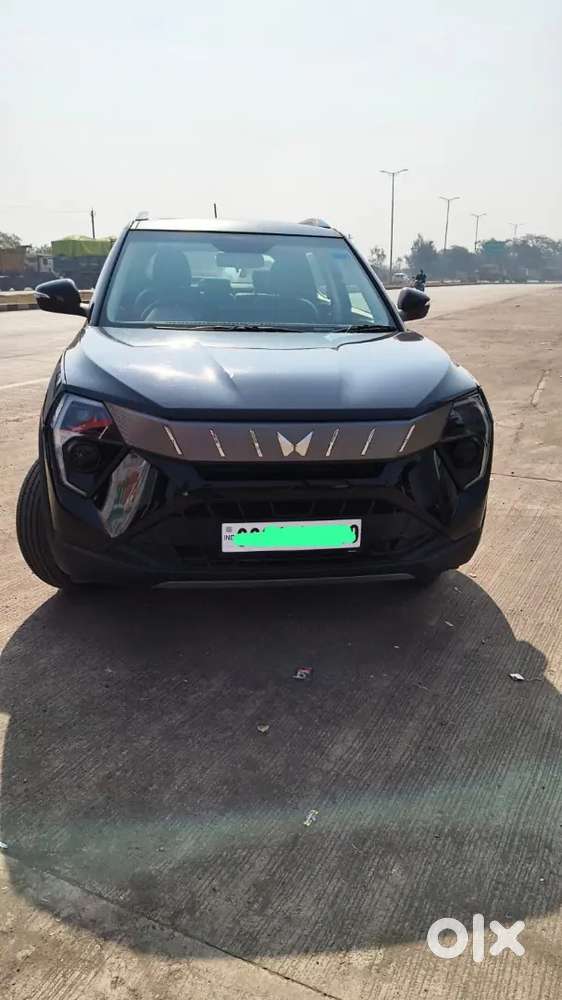 Mahindra Xuv 3xo 2025 Petrol Well Maintained