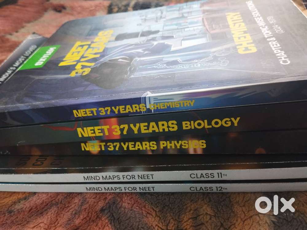 Xylem Neet Entrance Books 2 Mindmaps, 3 Question banks.
