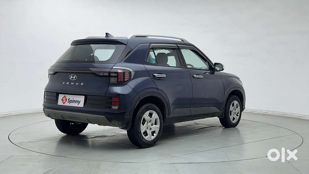 Hyundai Venue 1.2 S (o), 2022, Petrol