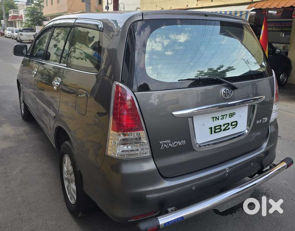 Toyota Innova 2.5 V Diesel 7-seater, 2011, Diesel