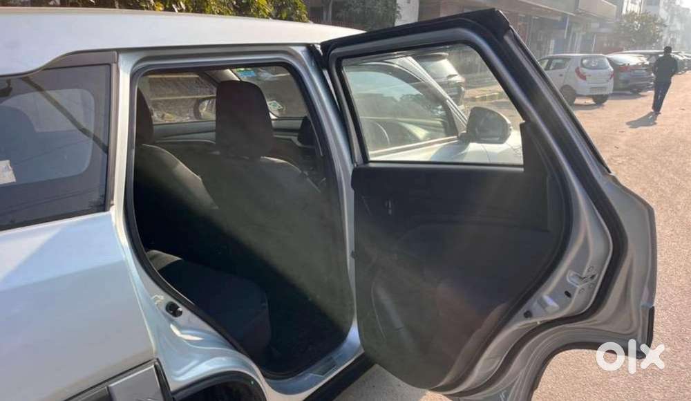 Maruti Suzuki Brezza 1.5 Vxi Cng, 2025, Petrol