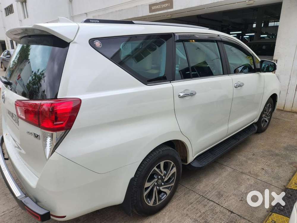 Toyota Innova Crysta 2022 Diesel 30000 Km Driven