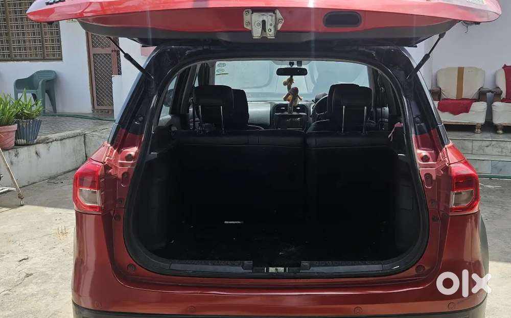 2016 Maruti Suzuki Brezza Zdi+ Dual Tone