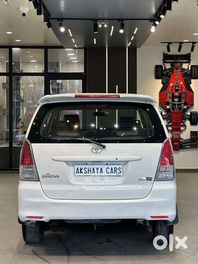 Toyota Innova 2.5 G (diesel) 8 Seater, 2009, Diesel