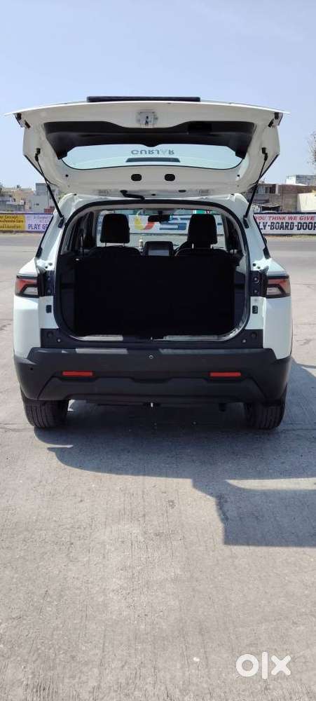 Maruti Suzuki Brezza 1.5 Lxi Smart Hybrid, 2024, Petrol