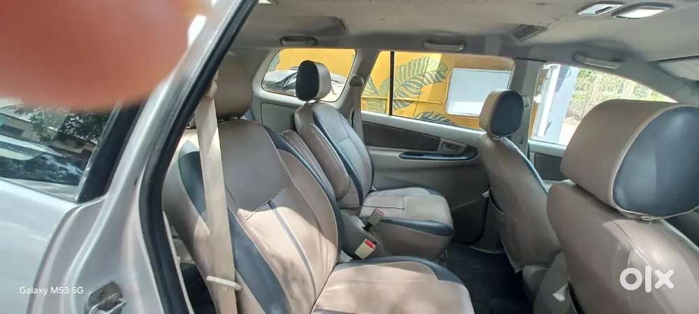 Toyota Innova 2.0 Petrol 2014