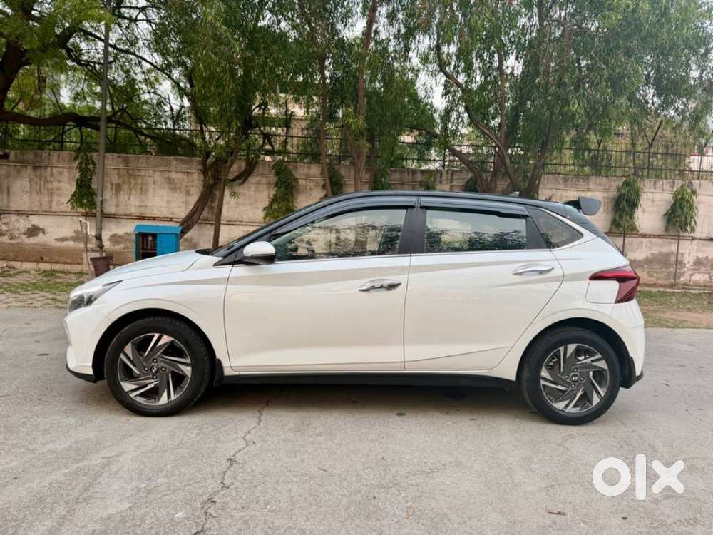 Hyundai I20 Asta (o) 1.2 Mt Dual Tone, 2020, Petrol