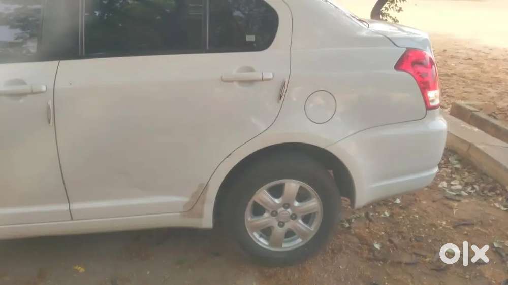 Maruti Suzuki Swift Dzire 2011
