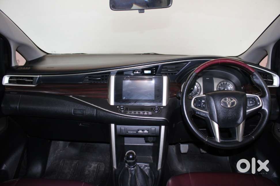 Toyota Innova Crysta 2.4 V, 2016, Diesel