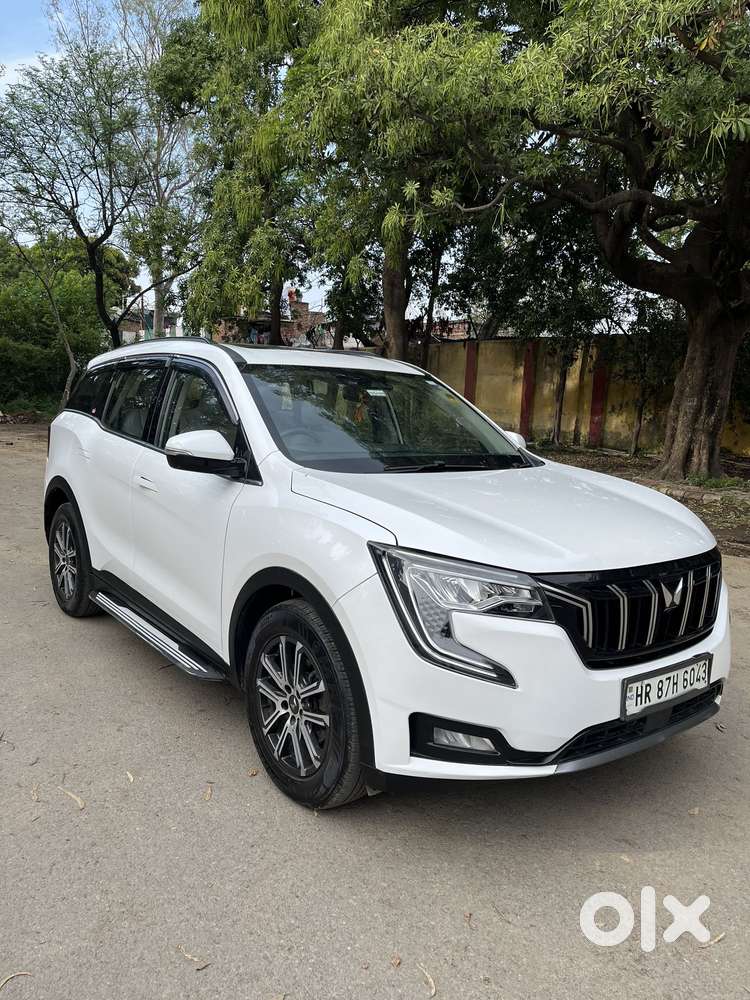 Mahindra Xuv700 2.0 Ax 7 Petrol Mt Str, 2022, Petrol