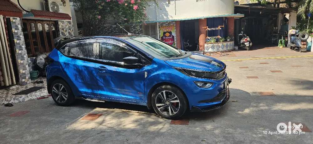 Tata Altroz Top Model Xz+ Dual Tonediesel Brand New Showroom Condition