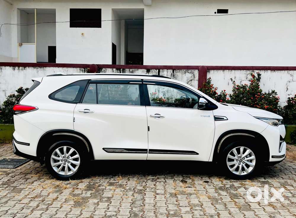 Toyota Innova Hycross 2.0 Vx Hybrid 7 Str, 2024, Petrol