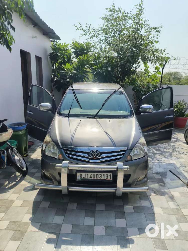 Toyota Innova 2.5 V