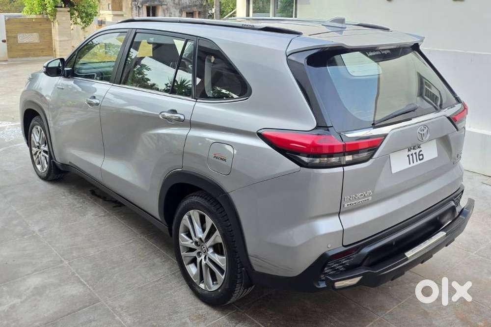 Toyota Innova Hycross 2.0 Zx (o) Hybrid 7 Str, 2023, Petrol