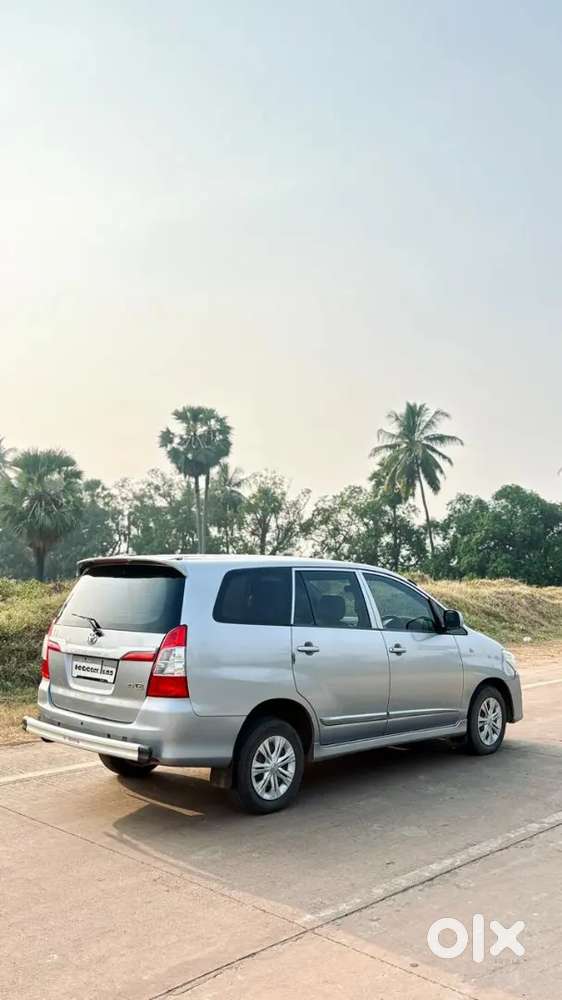 Toyota Innova 2015 Diesel 160000 Km Driven