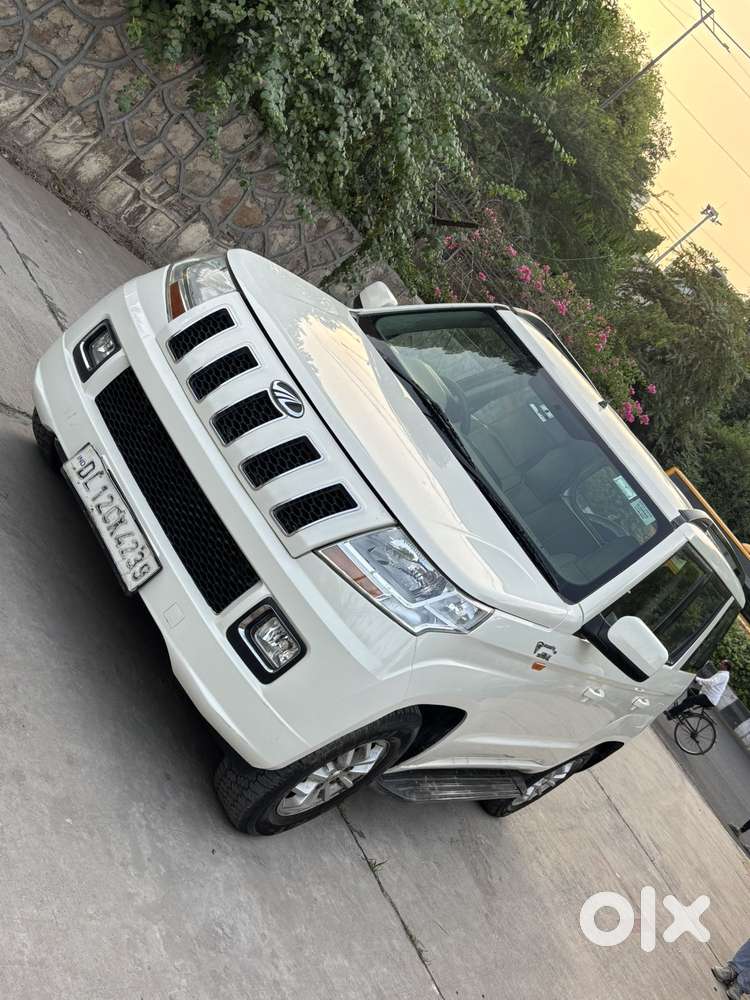 Mahindra Tuv 300 Mhawk100 T8 Amt, 2016, Diesel