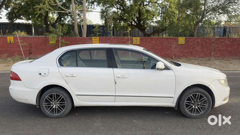 Skoda Superb Lk 2.0 Tdi At, 2012, Diesel