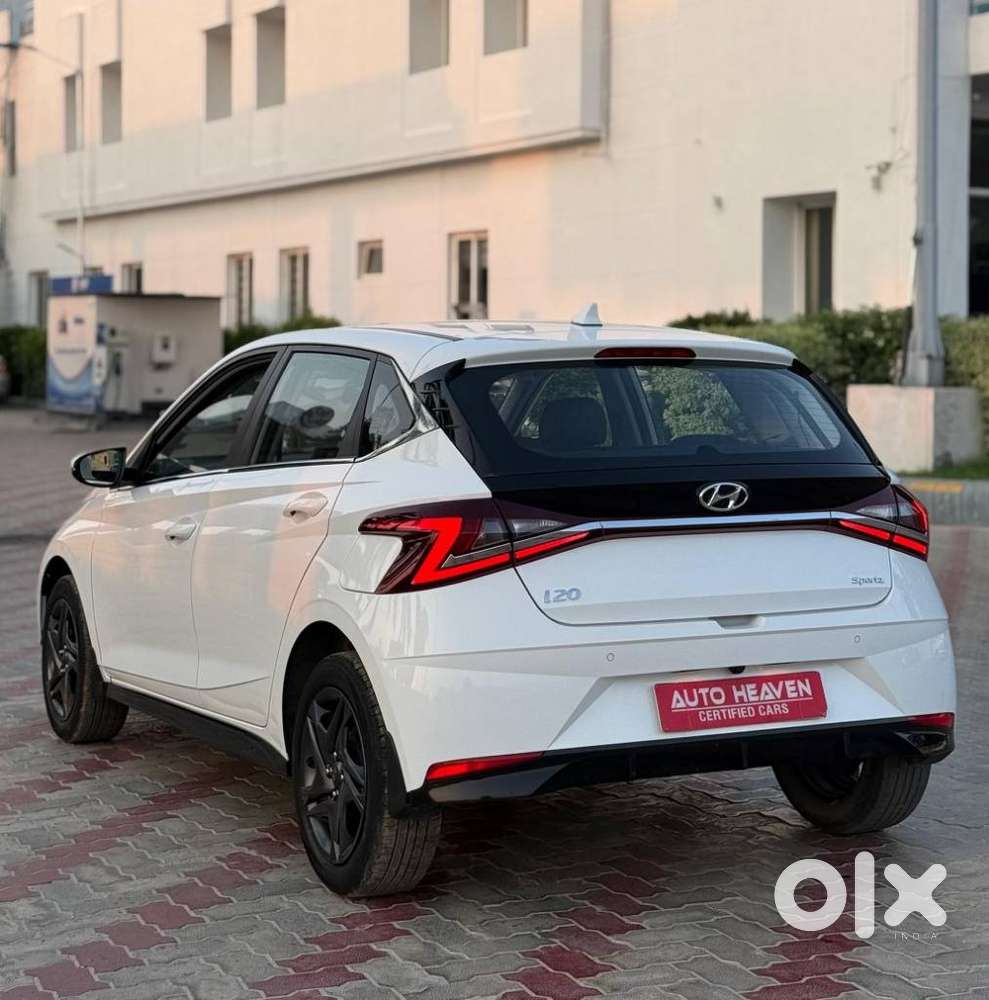 Hyundai I20 Sportz 1.2 Ivt, 2023, Petrol