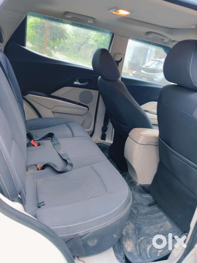 Mahindra Xuv300 W8 Diesel, 2022, Diesel