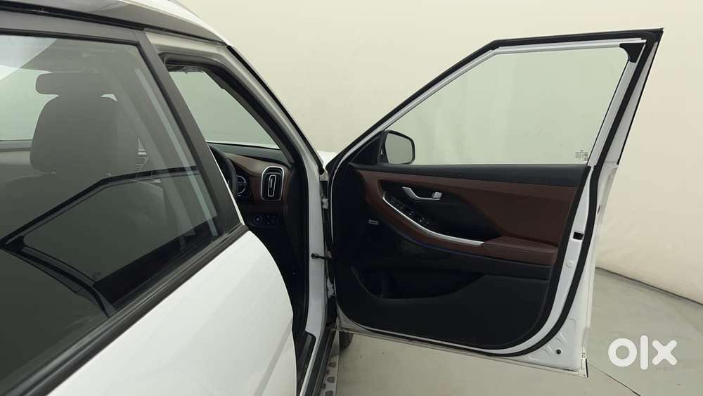 Hyundai Alcazar 2.0 Signature (o) Petrol At 6 Str, 2022, Petrol