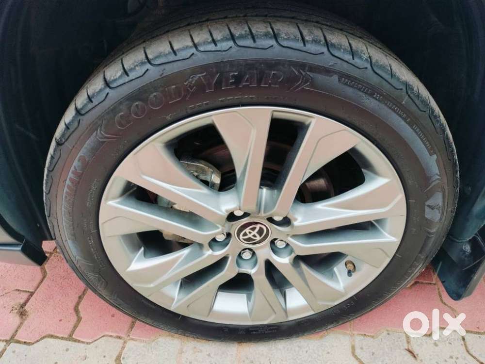 Toyota Innova Hycross 2.0 Zx (o) Hybrid 7 Str, 2024, Petrol