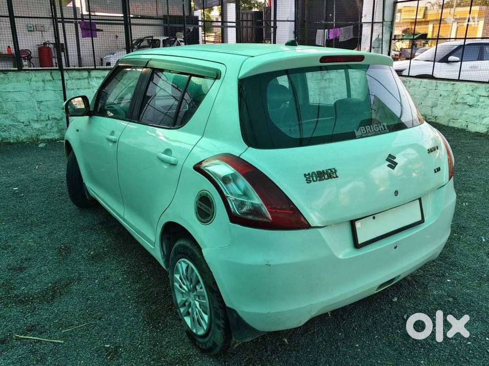 Maruti Suzuki Swift Vxi + Manual, 2014, Petrol