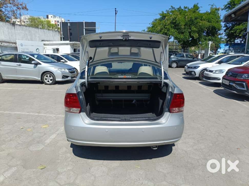 Volkswagen Vento 2010-2013 Petrol Highline, 2011, Petrol