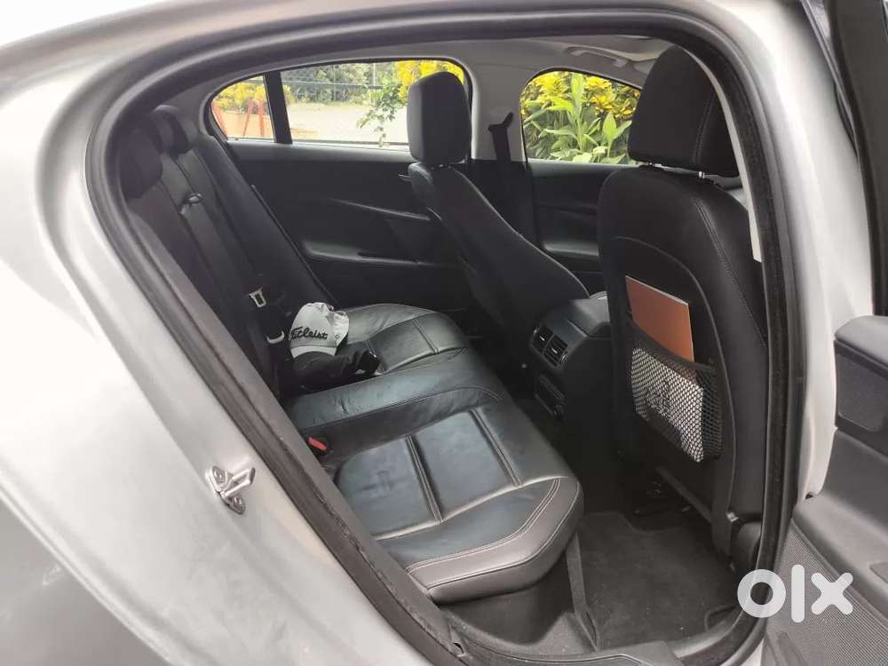 Jaguar Xe Prestige, 2017, Petrol