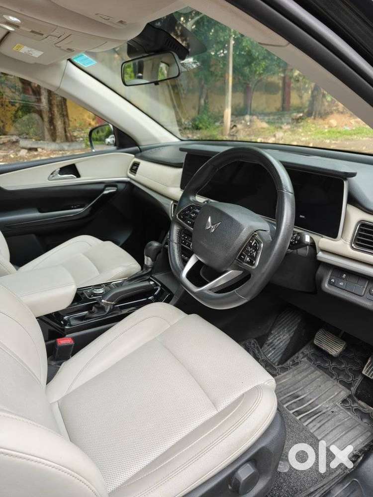 Mahindra Xuv700 2.0 Ax 7 Petrol At Str, 2024, Petrol
